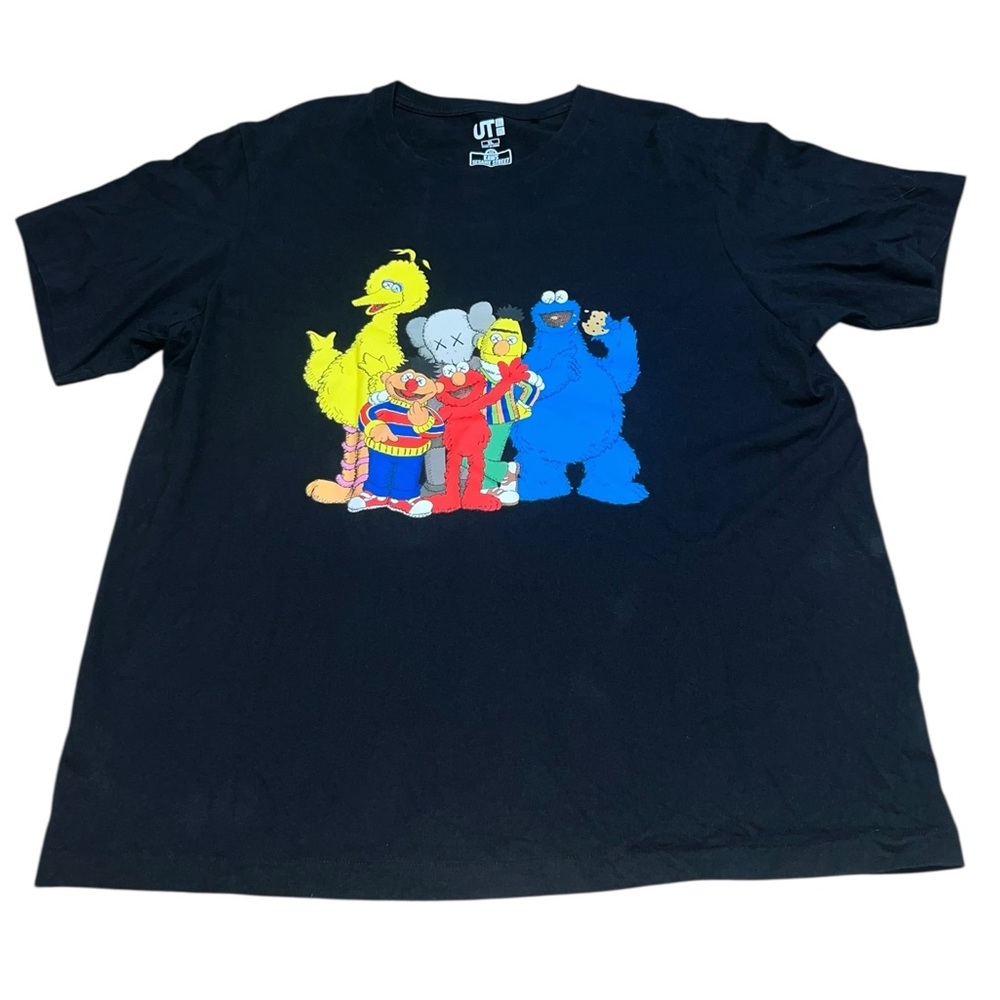 Uniqlo Kaws x Sesame Street Shirt Streetwear Size XL Elmo Hype